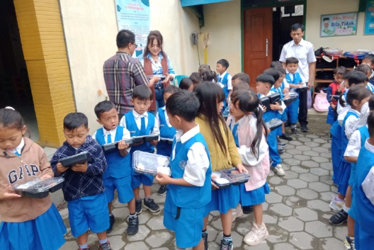 Dukung program pemerintah, siswa di lereng Merapi dapat makanan bergizi gratis Dukung program pemerintah, siswa di lereng Merapi dapat makanan bergizi gratis