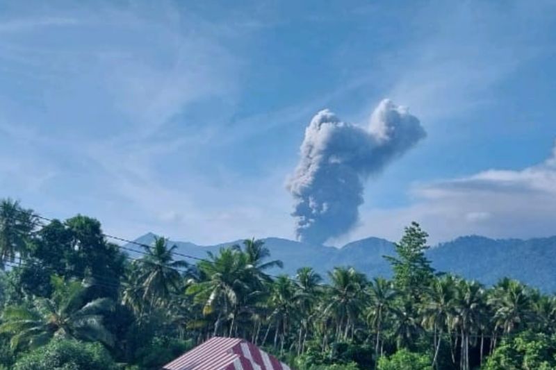 PGA: Gunung Dukono pada Minggu pagi kembali erupsi PGA: Gunung Dukono pada Minggu pagi kembali erupsi