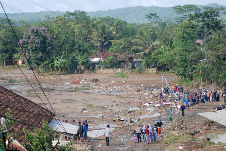 BNPB bangun jembatan darurat optimalkan distribusi bantuan di Sukabumi