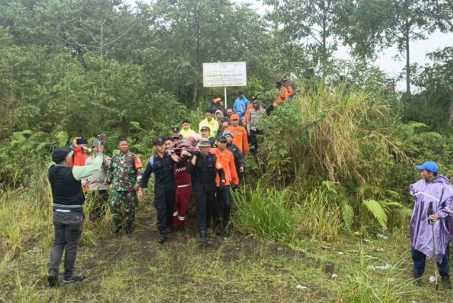 Dua pendaki Gunung Agung yang hilang ditemukan selamat Dua pendaki Gunung Agung yang hilang ditemukan selamat