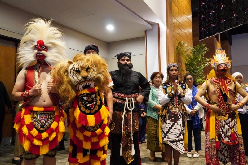 Reog Ponorogo ditetapkan sebagai warisan budaya takbenda UNESCO Reog Ponorogo ditetapkan sebagai warisan budaya takbenda UNESCO
