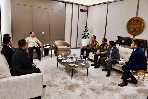 Pulang dari Mesir, Prabowo langsung rapat terbatas di Halim