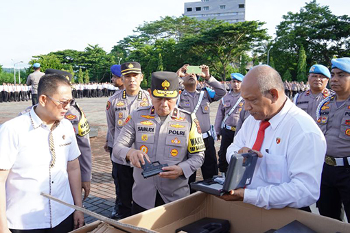 Polda Maluku tarik senjata api personel untuk tertibkan pemakaian Polda Maluku tarik senjata api personel untuk tertibkan pemakaian