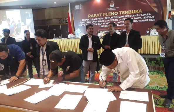 Paslon Robby-Nina unggul, Ahmad Lutfi-Taj Yasin unggul tipis di Salatiga Paslon Robby-Nina unggul, Ahmad Lutfi-Taj Yasin unggul tipis di Salatiga