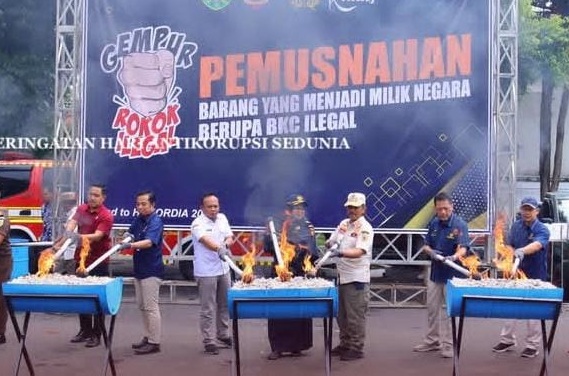 Bea Cukai Kudus musnahkan 5,6 juta batang rokok ilegal Bea Cukai Kudus musnahkan 5,6 juta batang rokok ilegal