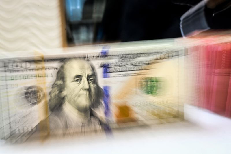 Rupiah Selasa naik 6 poin menjadi Rp15.861 per dolar AS