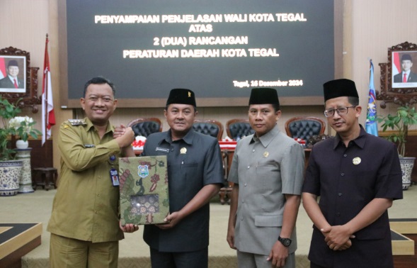 Pj. Wali Kota sampaikan dua raperda mendesak dibahas