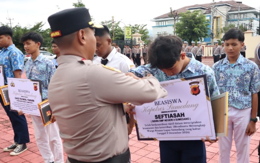 Polisi apresiasi siswa gagalkan napi kabur dari Lapas IIB Sumedang Polisi apresiasi siswa gagalkan napi kabur dari Lapas IIB Sumedang