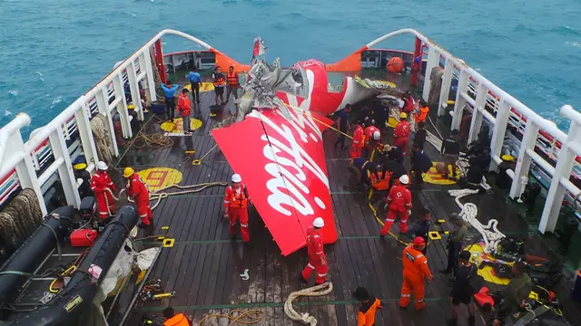 28 Desember 2014: Petaka pesawat Air Asia QZ8501 di perairan Selat Karimata 28 Desember 2014: Petaka pesawat Air Asia QZ8501 di perairan Selat Karimata