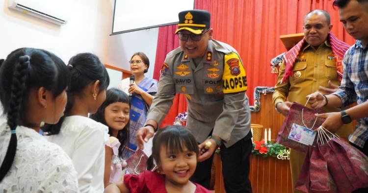 Bupati Langkat bersama Kapolres tinjau gereja HKBP dan GBKP pastikan Natal aman Bupati Langkat bersama Kapolres tinjau gereja HKBP dan GBKP pastikan Natal aman