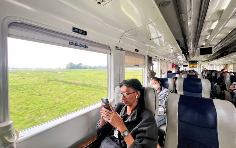 KAI: Penjualan tiket KA jarak jauh dan lokal capai 2,9 juta penumpang KAI: Penjualan tiket KA jarak jauh dan lokal capai 2,9 juta penumpang