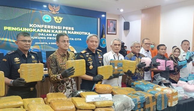 BNN ungkap 15 kasus peredaran narkoba dari sejumlah provinsi BNN ungkap 15 kasus peredaran narkoba dari sejumlah provinsi