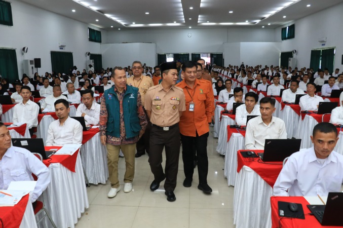 Pemkab Bandung tahun ini akan terima 1.500 tenaga honorer jadi P3K Pemkab Bandung tahun ini akan terima 1.500 tenaga honorer jadi P3K