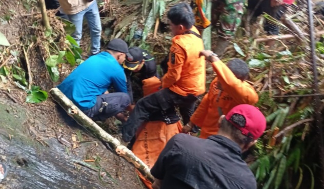 Dua warga Simalungun terseret luapan Sungai Bah Sombu akhirnya ditemukan Dua warga Simalungun terseret luapan Sungai Bah Sombu akhirnya ditemukan