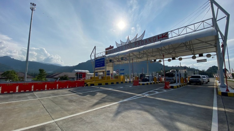 Libur Nataru, volume lalu lintas di Tol Trans Sumatera meningkat 41 persen Libur Nataru, volume lalu lintas di Tol Trans Sumatera meningkat 41 persen