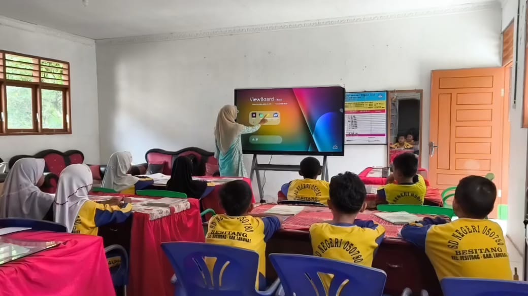 Pemkab Langkat dorong digitalisasi pendidikan dengan smart board Pemkab Langkat dorong digitalisasi pendidikan dengan smart board