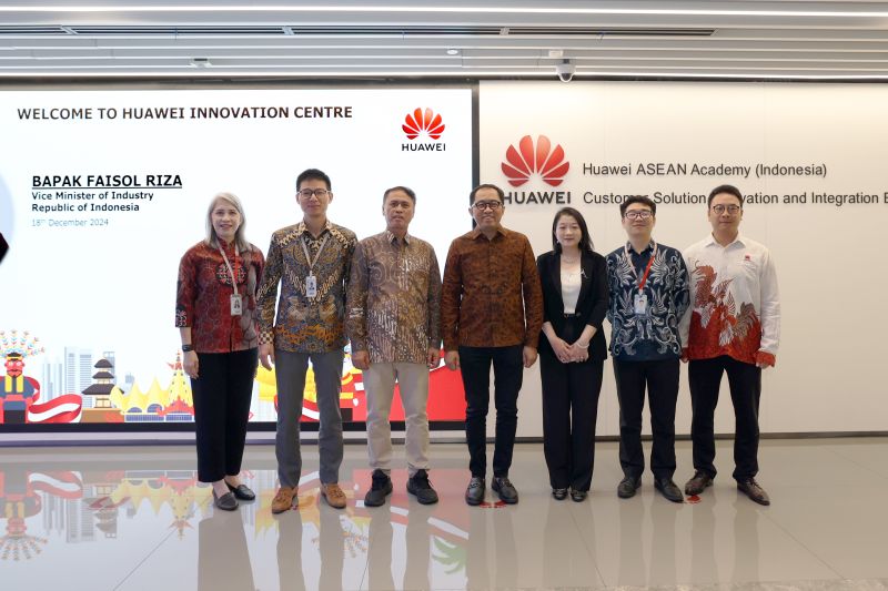 Wamenperin ajak Huawei kontribusi dalam transformasi teknologi RI Wamenperin ajak Huawei kontribusi dalam transformasi teknologi RI