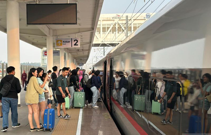 KCIC: Penumpang Whoosh meningkat capai 20 ribu jelang Natal-Tahun Baru KCIC: Penumpang Whoosh meningkat capai 20 ribu jelang Natal-Tahun Baru