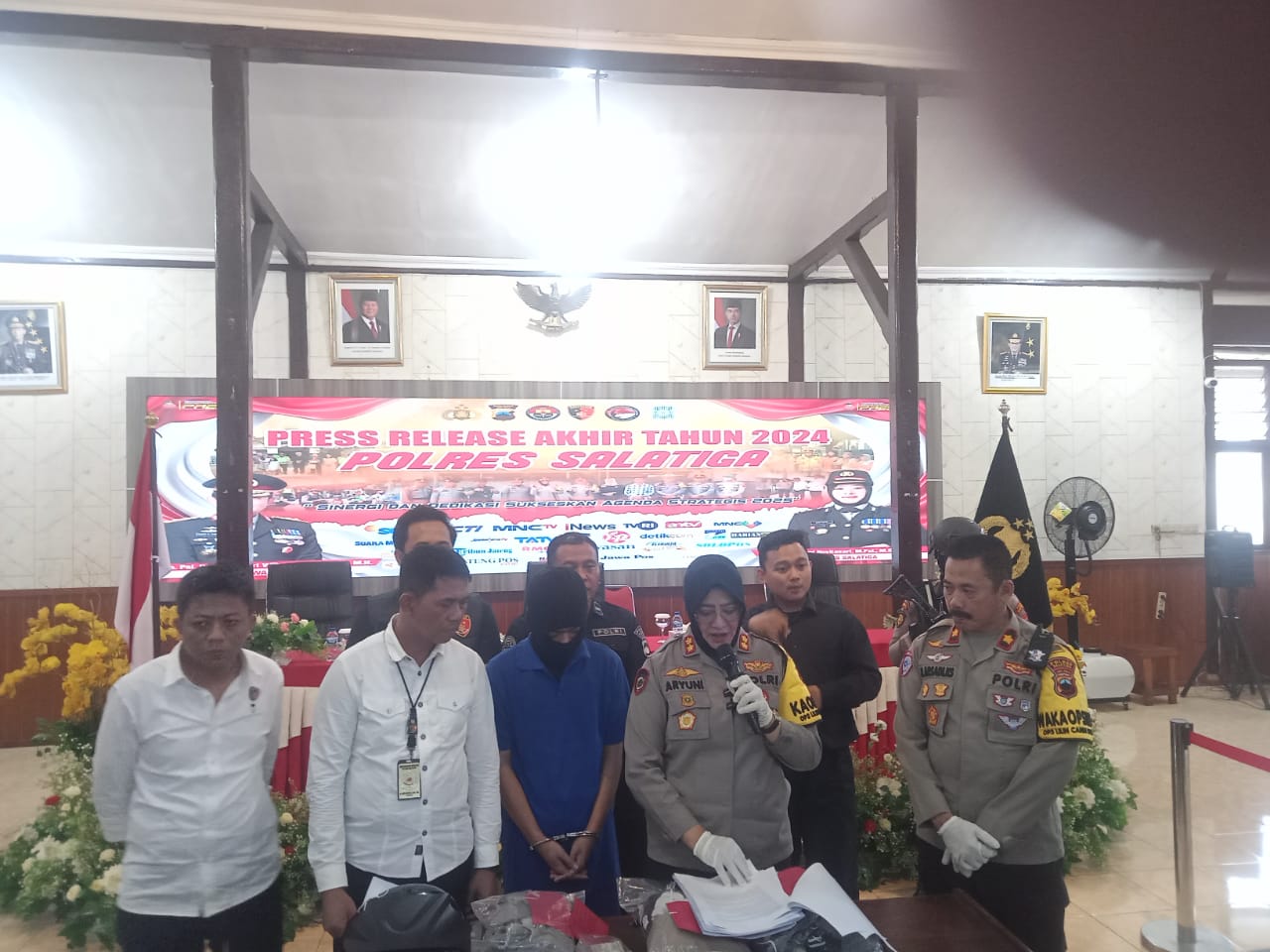 Karyawan kafe diduga cabuli anak sekolah di Salatiga Karyawan kafe diduga cabuli anak sekolah di Salatiga