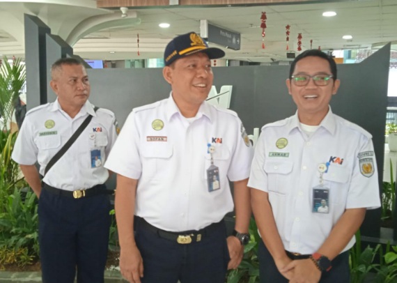 Antisipasi lonjakan penumpang Nataru, KAI Divre I Sumut tambah perjalanan KA Antisipasi lonjakan penumpang Nataru, KAI Divre I Sumut tambah perjalanan KA
