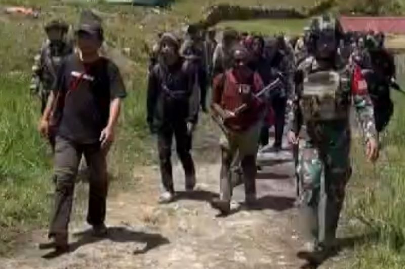 Kapolres: Dilepas KKB pekerja pembangunan puskesmas tiba di Timika Kapolres: Dilepas KKB pekerja pembangunan puskesmas tiba di Timika