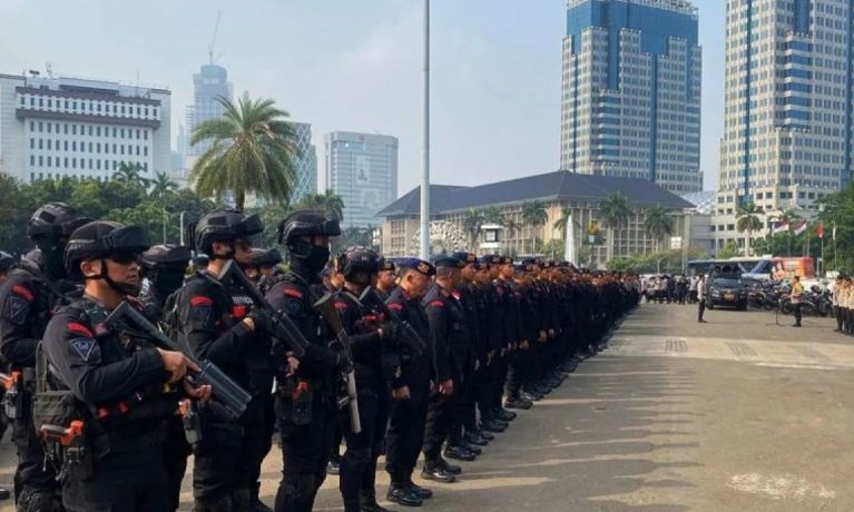 611 personel jaga aksi tolak PPN 12 persen di Patung Kuda 611 personel jaga aksi tolak PPN 12 persen di Patung Kuda