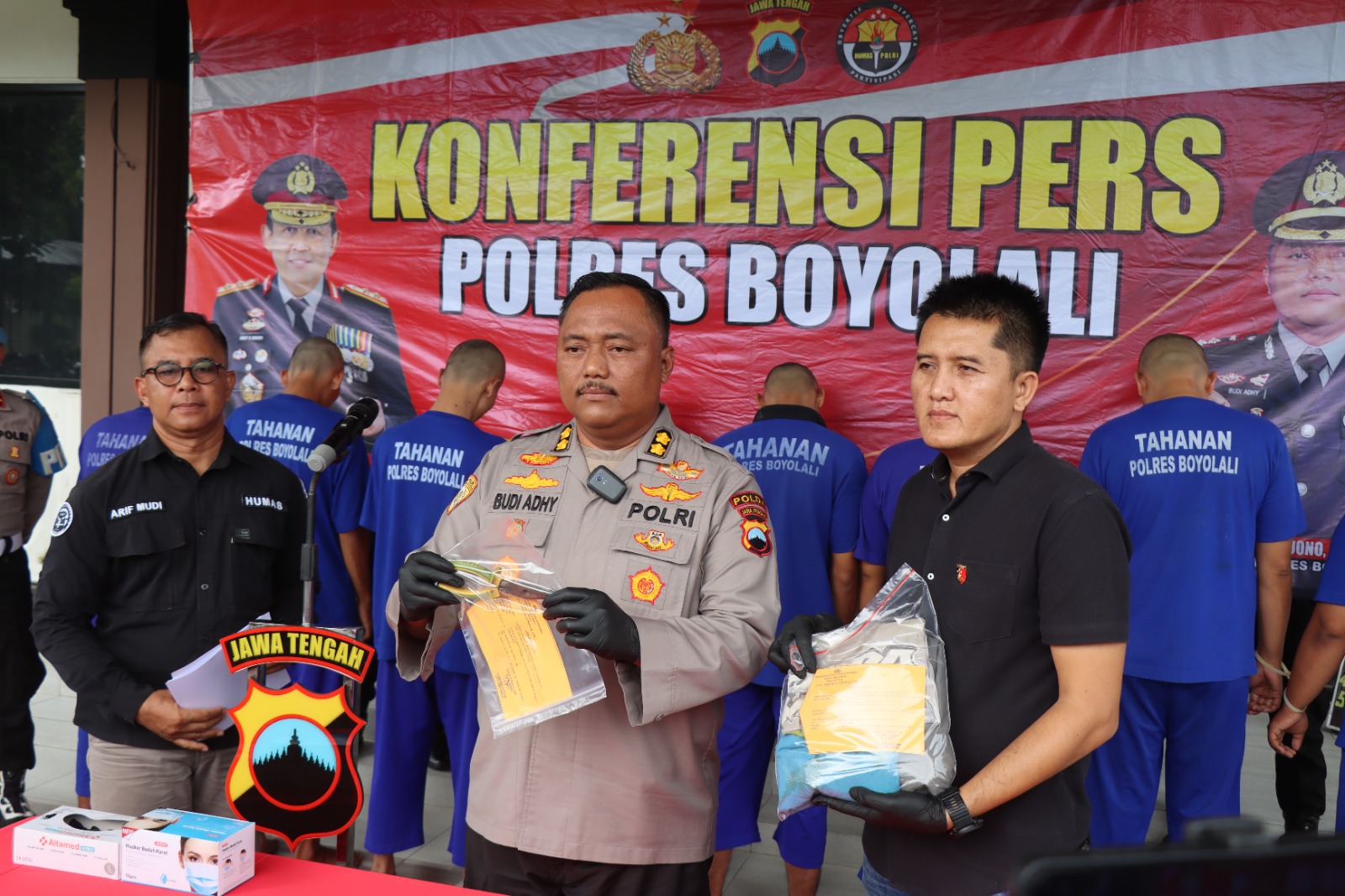 Delapan tersangka aniaya anak diduga curi celana dalam Delapan tersangka aniaya anak diduga curi celana dalam