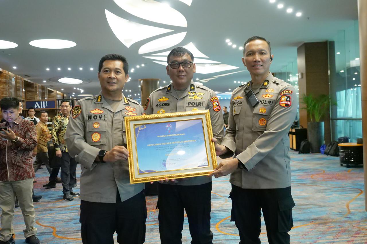 Dapat Penghargaan BKN, Polri Dianggap Sangat Baik Dalam Manajemen SDM Dapat Penghargaan BKN, Polri Dianggap Sangat Baik Dalam Manajemen SDM