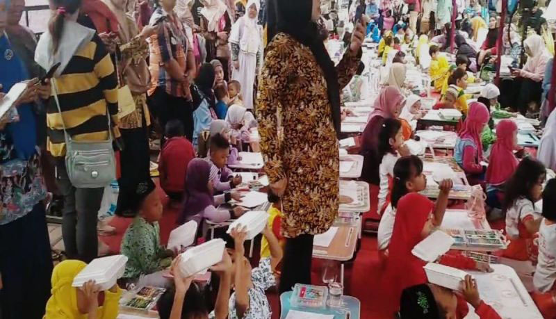 Pemkot Pekalongan masifkan gerakan cinta batik melalui lomba mewarnai Pemkot Pekalongan masifkan gerakan cinta batik melalui lomba mewarnai