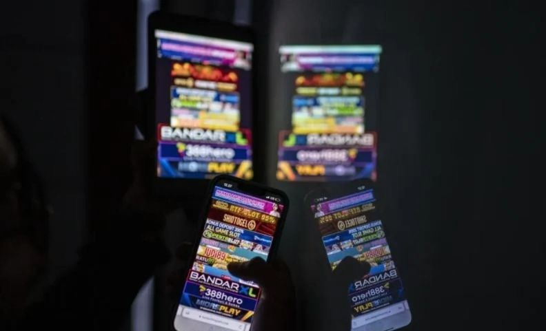 Kemkomdigi kembali blokir akun selebgram promotor judol Kemkomdigi kembali blokir akun selebgram promotor judol