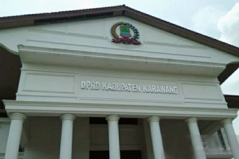 DPRD minta Pemkab Karawang selesaikan masalah BUMD Petrogas