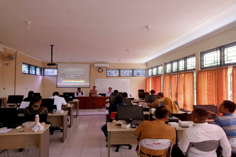 Dewan Pengupahan Pekalongan sepakati UMK 2025 Rp2.486.653 Dewan Pengupahan Pekalongan sepakati UMK 2025 Rp2.486.653