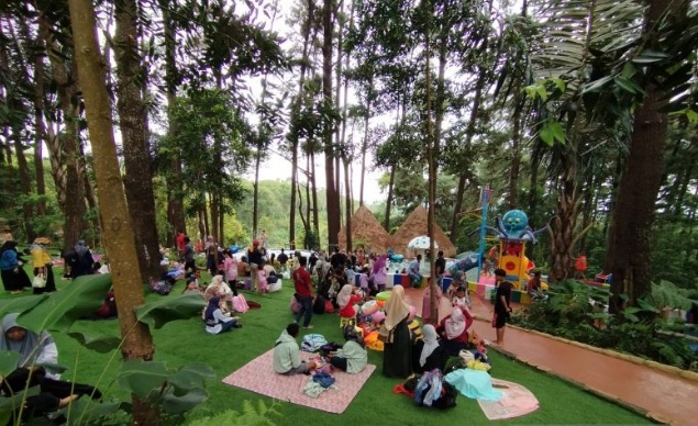 Sejumlah objek wisata di Kudus dipadati pengunjung selama liburan Sejumlah objek wisata di Kudus dipadati pengunjung selama liburan