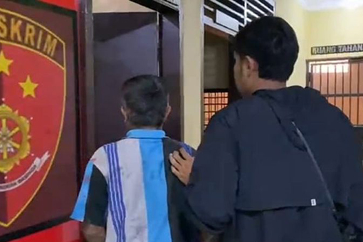 Polisi tangkap penyiram air keras ke istri dan anak di Sukabumi Polisi tangkap penyiram air keras ke istri dan anak di Sukabumi