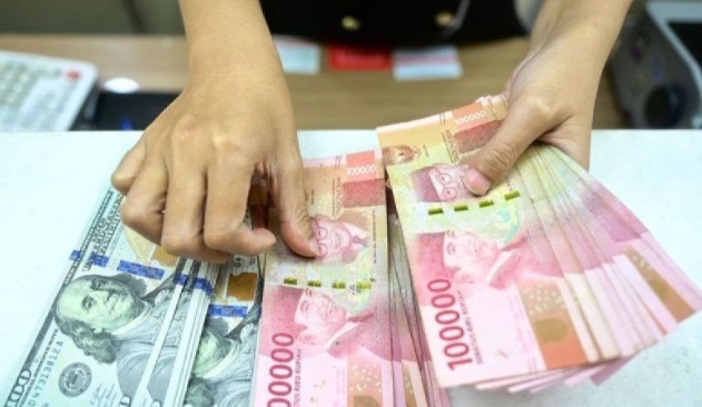 Rupiah tertekan dolar AS jelang pertemuan FOMC Rupiah tertekan dolar AS jelang pertemuan FOMC