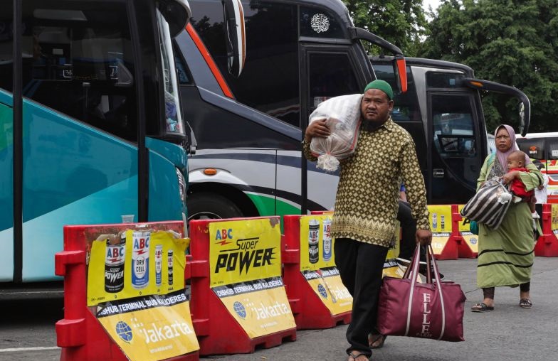 Transjakarta mulai esok melayani empat terminal sampai jam 23.00