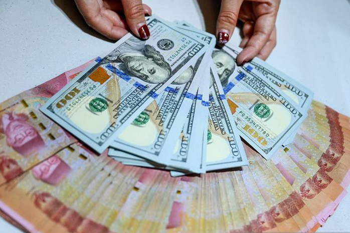 Rupiah Rabu tergelincir 29 poin menjadi Rp15.900 per dolar AS Rupiah Rabu tergelincir 29 poin menjadi Rp15.900 per dolar AS