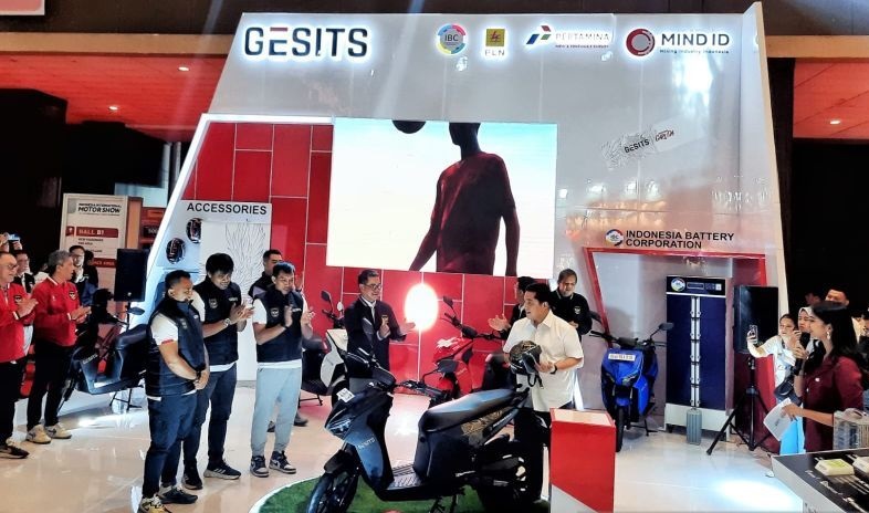 Target GESITS yang akan menjual 20 ribu unit motor listrik pada 2024 Target GESITS yang akan menjual 20 ribu unit motor listrik pada 2024