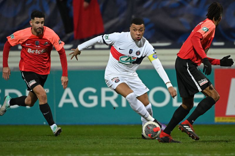 Kylian Mbappe dikabarkan akan tinggalkan PSG di akhir musim 2023/24 Kylian Mbappe dikabarkan akan tinggalkan PSG di akhir musim 2023/24