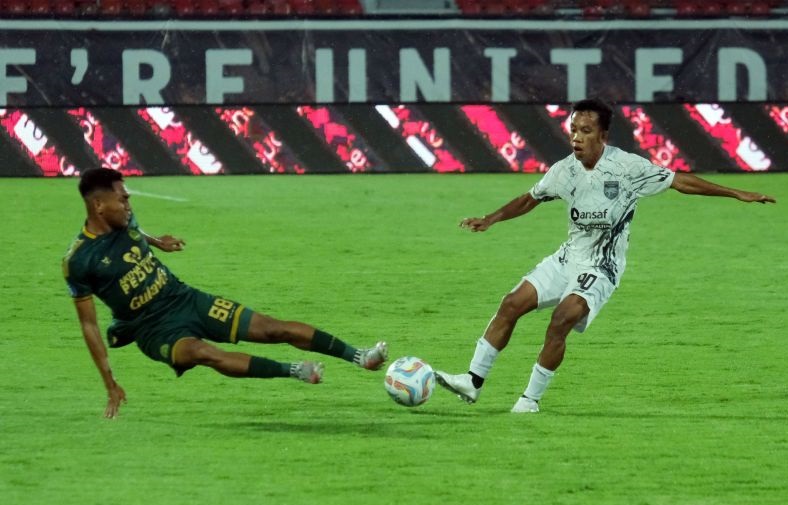 Penghuni posisi empat besar tak berubah