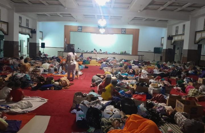 Pengungsi korban banjir Demak di Kudus capai 3.500 jiwa Pengungsi korban banjir Demak di Kudus capai 3.500 jiwa