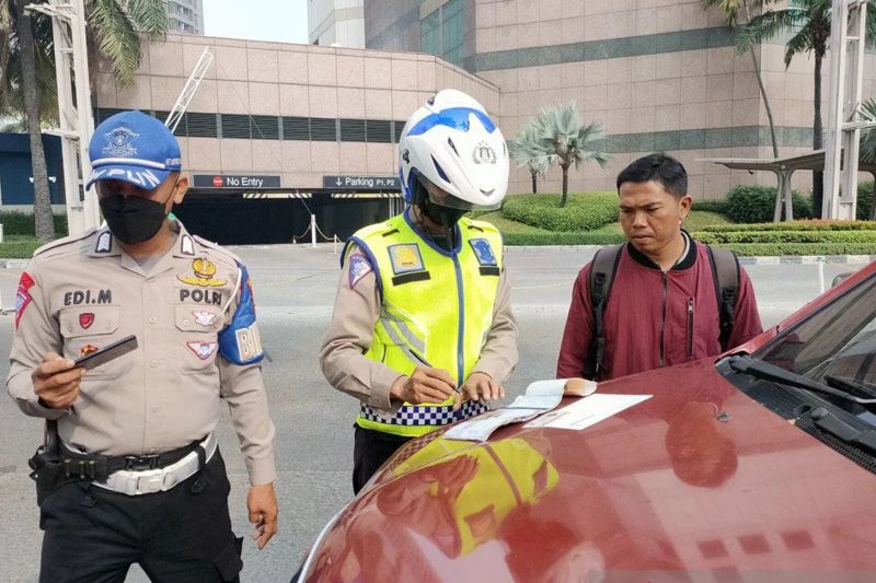 Polisi sebut penerapan tilang uji emisi masih menunggu kesadaran warga Polisi sebut penerapan tilang uji emisi masih menunggu kesadaran warga
