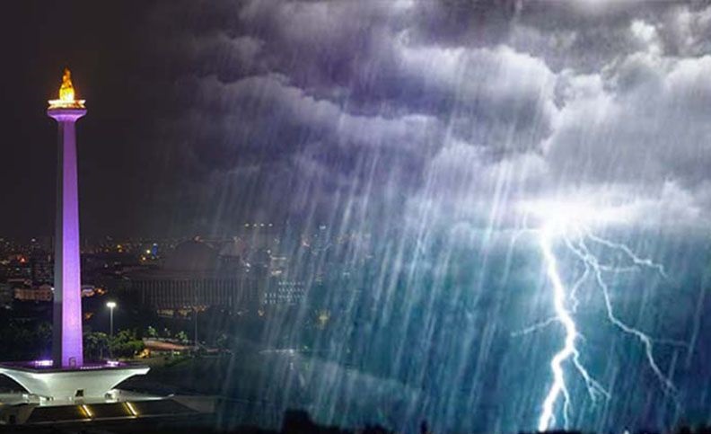 Jakarta diprakirakan hujan disertai petir pada siang hari
