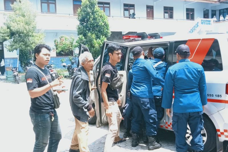 Puluhan siswa di Sragen mual usai makan kudapan di acara sekolah Puluhan siswa di Sragen mual usai makan kudapan di acara sekolah