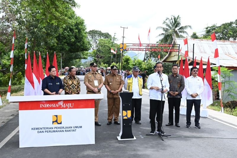 Presiden Jokowi resmikan 27 ruas jalan di Sulawesi Selatan Presiden Jokowi resmikan 27 ruas jalan di Sulawesi Selatan