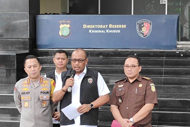 Tersangka YA sempat tak akui adegan cek lokasi CCTV di kolam renang Tersangka YA sempat tak akui adegan cek lokasi CCTV di kolam renang