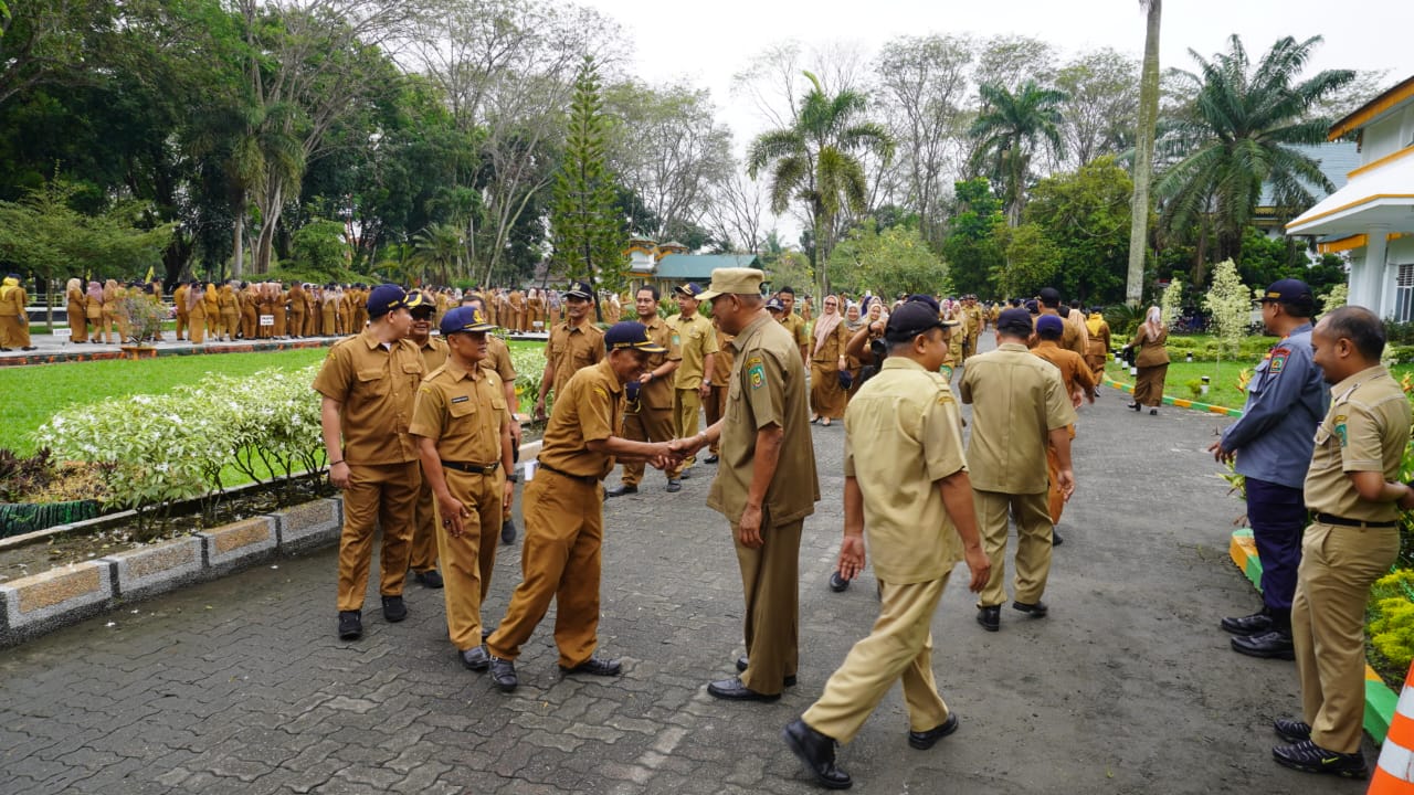 Mengakhiri masa tugas, Plt Bupati Langkat pimpin apel gabungan ASN Mengakhiri masa tugas, Plt Bupati Langkat pimpin apel gabungan ASN