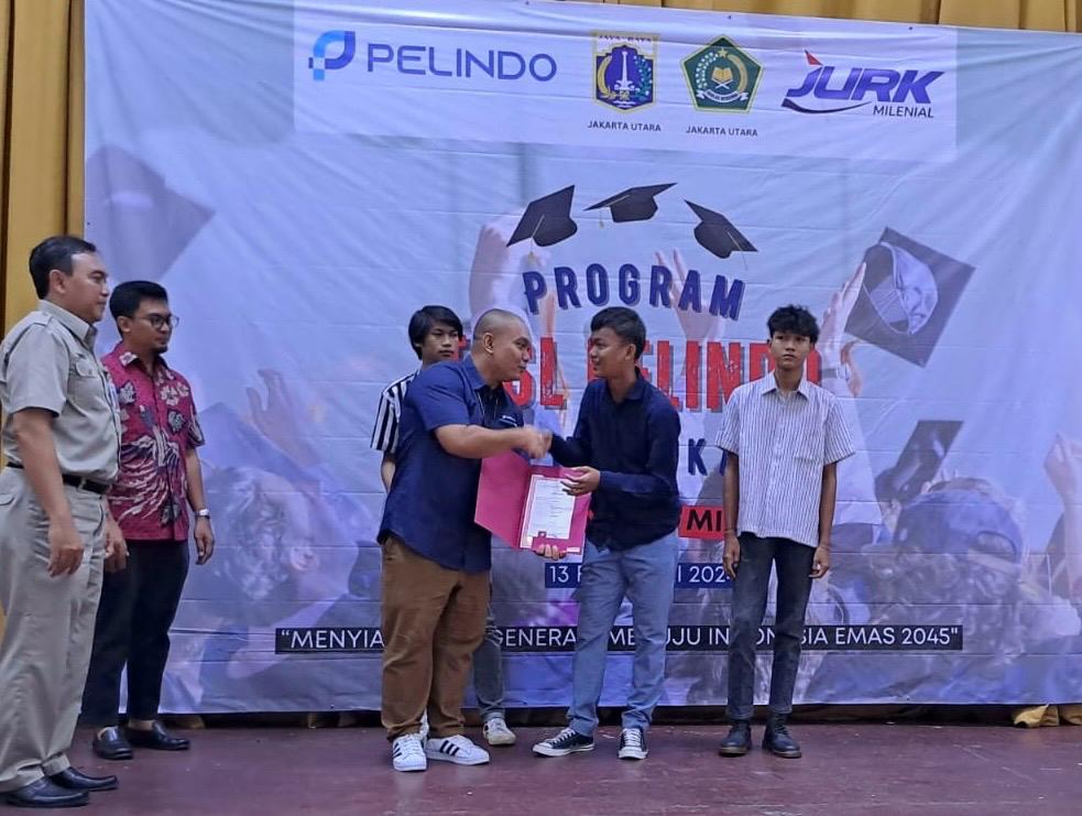 Pelindo salurkan bantuan pendidikan, 144 pelajar di Jakarta Utara terima ijazah Pelindo salurkan bantuan pendidikan, 144 pelajar di Jakarta Utara terima ijazah
