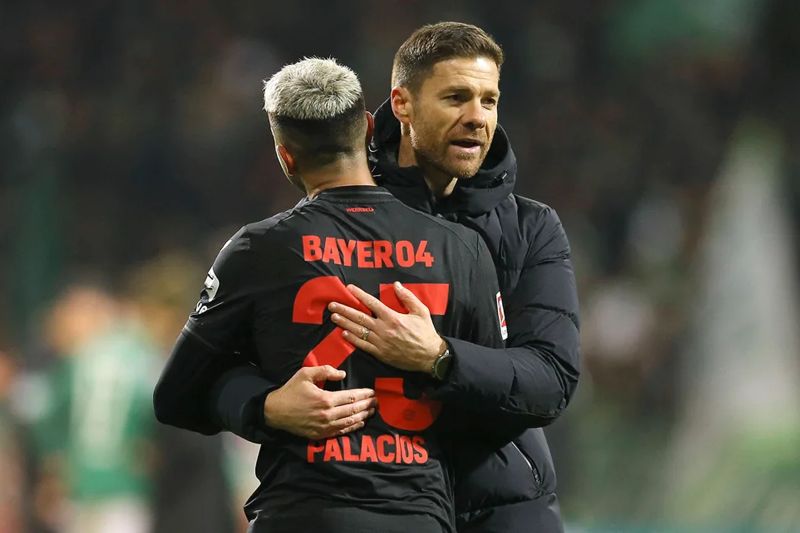 Leverkusen teratas unggul lima poin dari Muenchen Leverkusen teratas unggul lima poin dari Muenchen