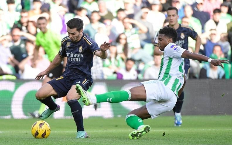 Real Madrid vs Atletico Madrid berakhir imbang 1-1 Real Madrid vs Atletico Madrid berakhir imbang 1-1